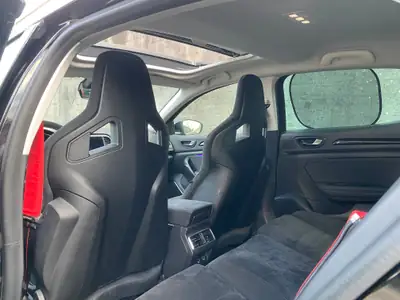 Renault Mégane R.S. Ultime 300 EDC — Performance 300 ch, État collection, Très faible kilométrage — Miniature 12