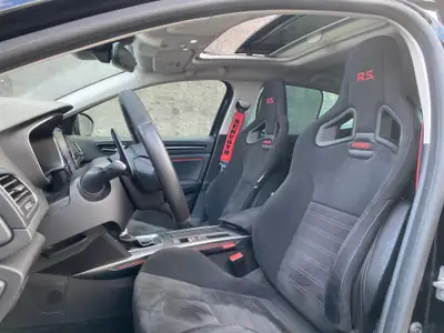 Renault Mégane R.S. Ultime 300 EDC — Performance 300 ch, État collection, Très faible kilométrage — Miniature 11