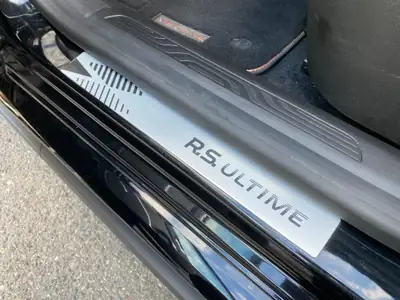 Renault Mégane R.S. Ultime 300 EDC — Performance 300 ch, État collection, Très faible kilométrage — Miniature 14