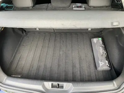 Renault Mégane R.S. Ultime 300 EDC — Performance 300 ch, État collection, Très faible kilométrage — Miniature 19