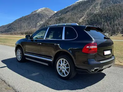 Porsche Cayenne S (957) — SUV sportif 385 ch, entretien impeccable — arrière