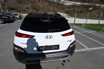 Hyundai Kona 1.6 T-GDi Amplia 4WD — SUV compact turbo, 28'000 km seulement — dashboard