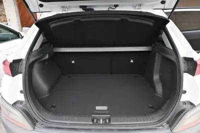Hyundai Kona 1.6 T-GDi Amplia 4WD — SUV compact turbo, 28'000 km seulement — Thumbnail 13