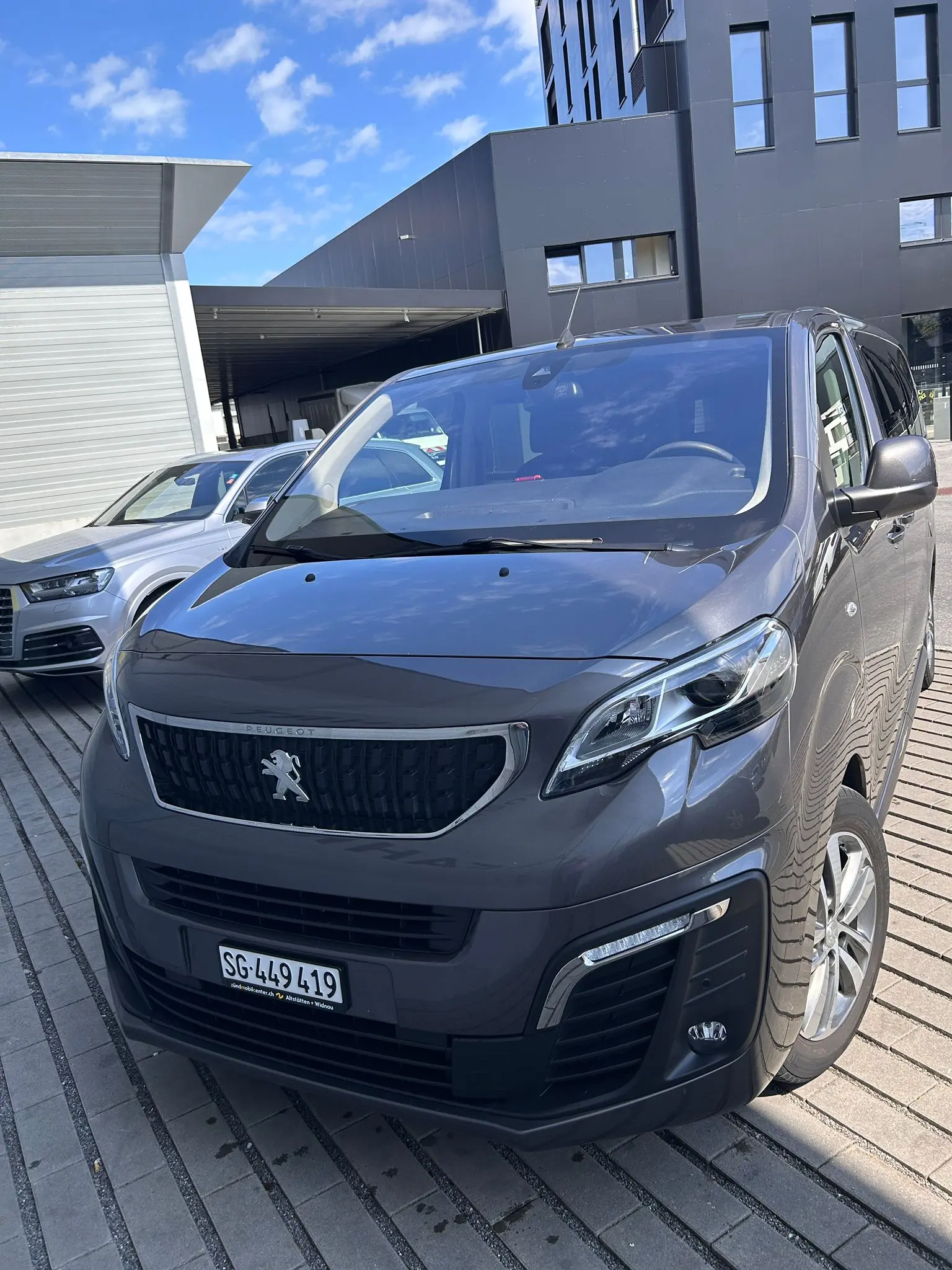 Peugeot Traveller 2018 occasion Au — 1