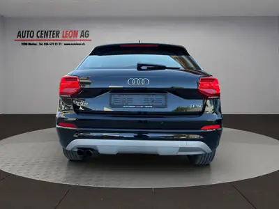 Audi Q2 1.4 TFSI S-tronic — Compact SUV dynamique, sans sinistre, équipé — dashboard