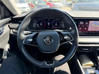 Skoda Octavia Combi 2.0 TDI DSG — Break diesel automatique, 116'000 km, Full Black — Miniature 12