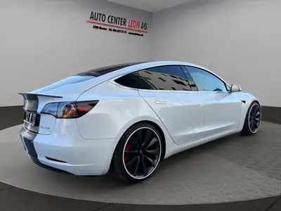 Tesla Model 3 Performance Dual Motor AWD — Berline électrique haute performance, 120'000 km — dashboard