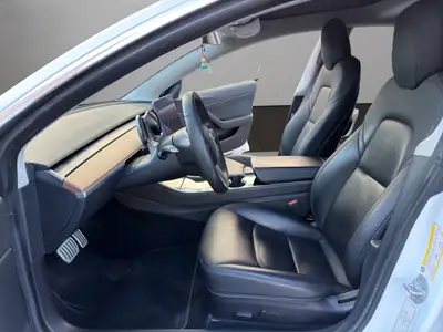 Tesla Model 3 Performance Dual Motor AWD — Berline électrique haute performance, 120'000 km — Thumbnail 8