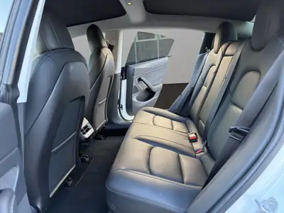 Tesla Model 3 Performance Dual Motor AWD — Berline électrique haute performance, 120'000 km — Thumbnail 12
