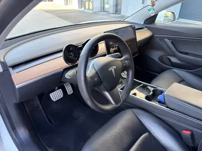 Tesla Model 3 Performance Dual Motor AWD — Berline électrique haute performance, 120'000 km — Thumbnail 23