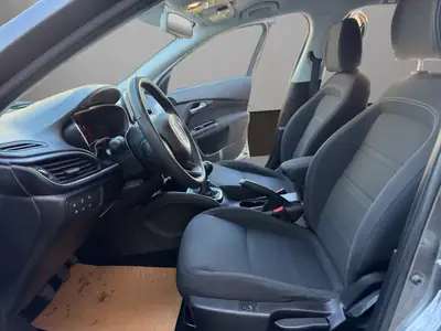 Fiat Tipo 1.4 TJet Lounge — Berline fiable, équipée et économique — Thumbnail 9