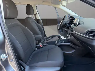 Fiat Tipo 1.4 TJet Lounge — Berline fiable, équipée et économique — Thumbnail 16