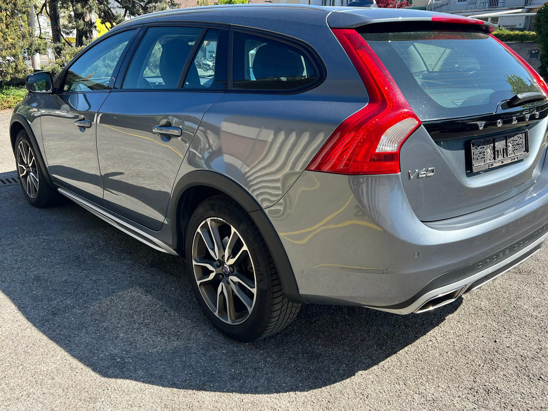 Volvo V60 Cross Country D4 AWD — Robustesse suédoise et efficacité diesel — Außenansicht