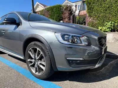 Volvo V60 Cross Country D4 AWD — Robustesse suédoise et efficacité diesel — Miniatur 8