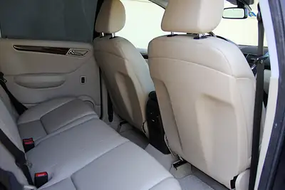 Mercedes-Benz Classe A 200 Élégance — Berline compacte automatique, faible consommation — Miniature 12
