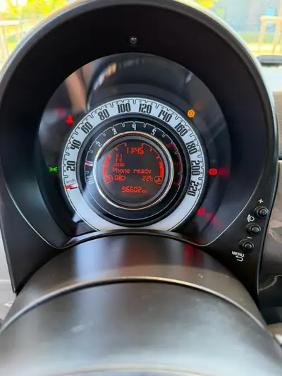 FIAT 500 0.9 TwinAir Turbo S — L'urbaine agile et économe, 105'000 km — dashboard