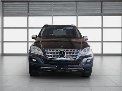 Mercedes-Benz ML 350 BlueTEC 4Matic — SUV premium diesel, entretien exemplaire — fianco