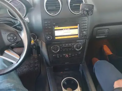 Mercedes-Benz ML 350 BlueTEC 4Matic — SUV premium diesel, entretien exemplaire — Miniatura 12