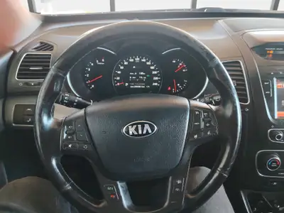 Kia Sorento 2.2 CRDI — SUV 7 places robuste, diesel efficace et entretien récent — Miniatura 10