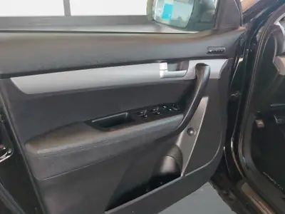 Kia Sorento 2.2 CRDI — SUV 7 places robuste, diesel efficace et entretien récent — Miniatura 11