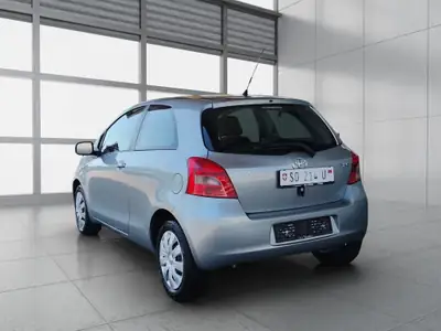 Toyota Yaris 1.3 City 2008 — Citadine fiable, fraîchement révisée et garantie — interior