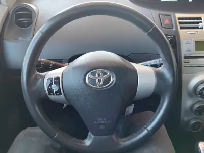 Toyota Yaris 1.3 City 2008 — Citadine fiable, fraîchement révisée et garantie — Thumbnail 9