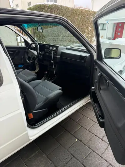 VW Golf GTI 1991 — Légende des hot-hatch, essence mécanique authentique — Innenraum