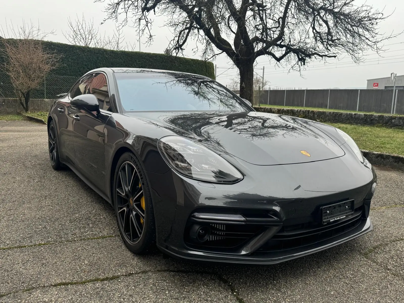 Porsche Panamera Turbo S E-Hybrid — Berline sportive hybride rechargeable, 12 160 km seulement — vista esterna