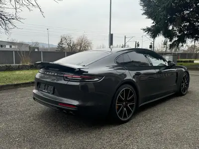 Porsche Panamera Turbo S E-Hybrid — Berline sportive hybride rechargeable, 12 160 km seulement — vista posteriore