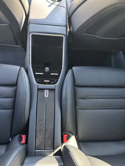 Porsche Panamera Turbo S E-Hybrid — Berline sportive hybride rechargeable, 12 160 km seulement — Miniatura 10
