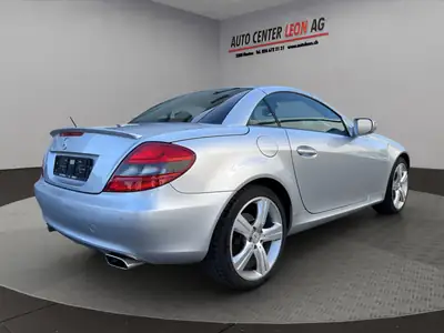 Mercedes-Benz SLK 200 Kompressor — Cabriolet élégant, moteur surcompressé, entretien à jour — detail