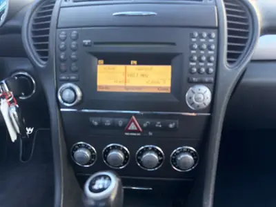 Mercedes-Benz SLK 200 Kompressor — Cabriolet élégant, moteur surcompressé, entretien à jour — Thumbnail 14