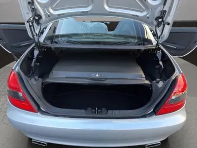 Mercedes-Benz SLK 200 Kompressor — Cabriolet élégant, moteur surcompressé, entretien à jour — Thumbnail 17