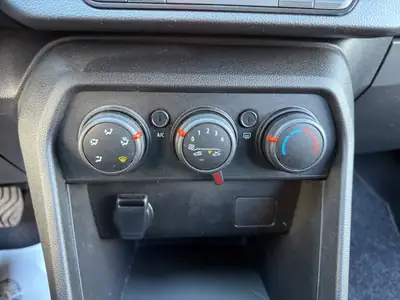 Dacia Sandero Stepway TCe 90 — SUV compact automatique, entretien économique — Thumbnail 16