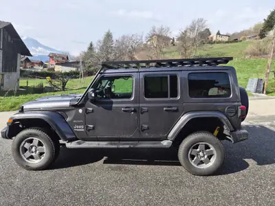 Jeep Wrangler Unlimited Sahara 2020 — 4×4 légendaire, diesel performant, 71 000 km — fianco