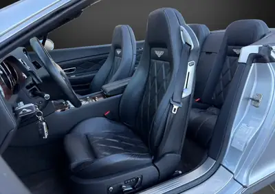 Bentley Continental GTC 6.0 — Cabriolet de prestige, 560 ch, toutes roues motrices — Miniatura 7