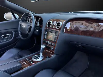 Bentley Continental GTC 6.0 — Cabriolet de prestige, 560 ch, toutes roues motrices — Miniatura 10