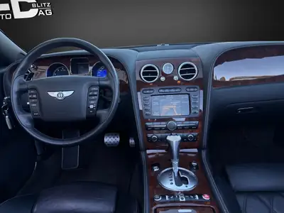 Bentley Continental GTC 6.0 — Cabriolet de prestige, 560 ch, toutes roues motrices — Miniatura 11