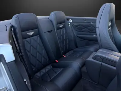 Bentley Continental GTC 6.0 — Cabriolet de prestige, 560 ch, toutes roues motrices — Miniatura 13