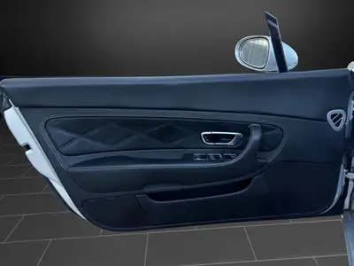 Bentley Continental GTC 6.0 — Cabriolet de prestige, 560 ch, toutes roues motrices — Miniatura 14