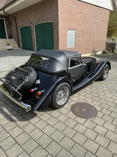 Morgan 4/4 Roadster 3.0 Swiss Pack — Cabriolet britannique authentique, 31'000 km — arrière