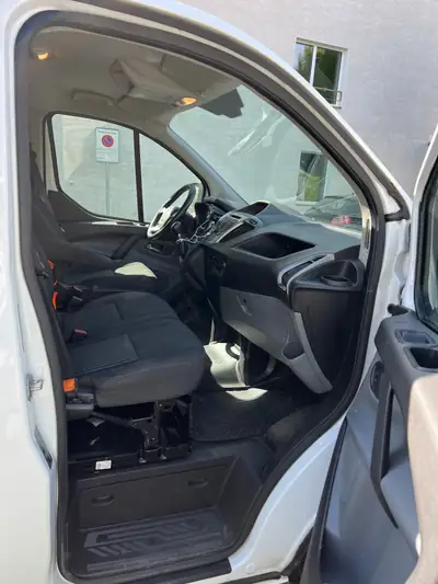 Ford Transit Custom Van 310 L1H1 — Fourgon professionnel complet et prêt à l'emploi — rear view