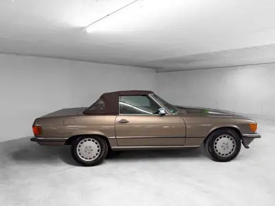Mercedes-Benz SL 420 — Cabriolet de prestige années 1980, moteur V8 et hardtop inclus — cruscotto