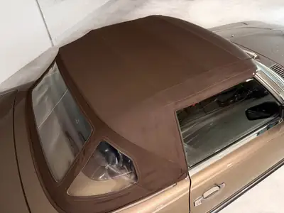 Mercedes-Benz SL 420 — Cabriolet de prestige années 1980, moteur V8 et hardtop inclus — dettaglio