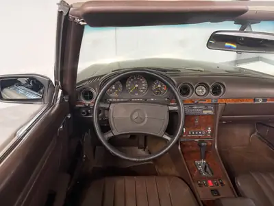 Mercedes-Benz SL 420 — Cabriolet de prestige années 1980, moteur V8 et hardtop inclus — Miniatura 11