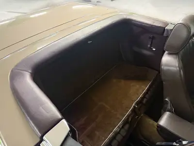 Mercedes-Benz SL 420 — Cabriolet de prestige années 1980, moteur V8 et hardtop inclus — Miniatura 14