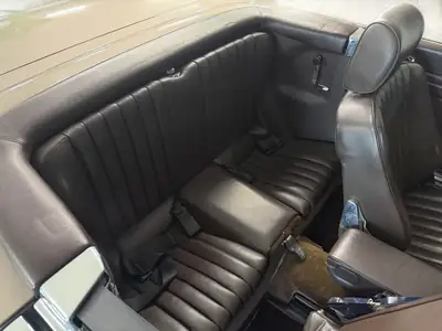 Mercedes-Benz SL 420 — Cabriolet de prestige années 1980, moteur V8 et hardtop inclus — Miniatura 13