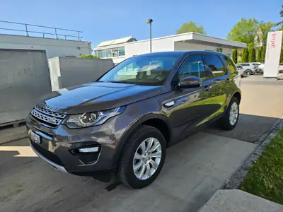Land Rover Discovery Sport 2.0 TD4 HSE — SUV 7 places, 4x4 intégral, équipement premium — vista esterna