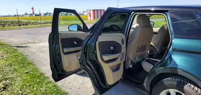 Land Rover Range Rover Evoque 2.0 TD4 — SUV compact diesel, traction intégrale, entretien soigné — détail