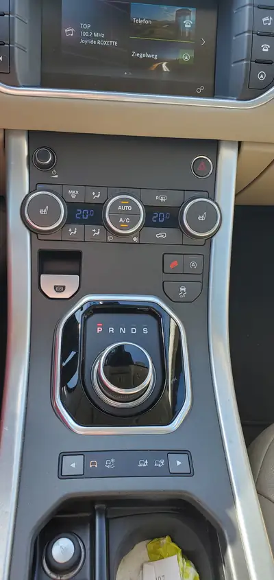 Land Rover Range Rover Evoque 2.0 TD4 — SUV compact diesel, traction intégrale, entretien soigné — Miniature 9
